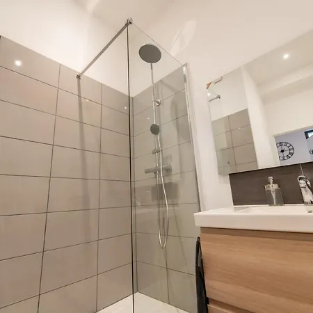 Kasa Loft Centre 2 - Wifi Et Tv - Confortable Et Stationnement Gratuit A Proximite Saint-Etienne  Exterior photo